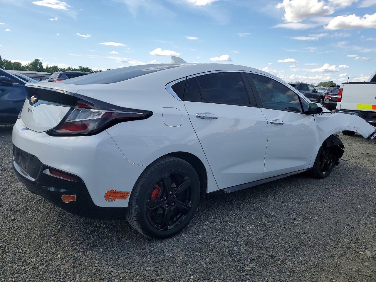 2018 Chevrolet Volt Lt - Image 3