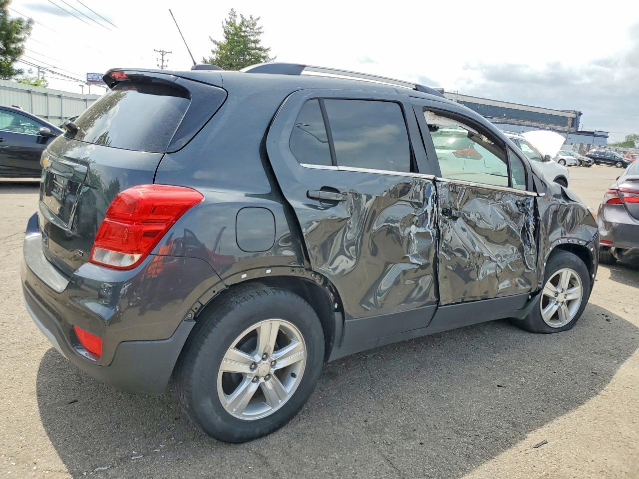 2017 Chevrolet Trax 1Lt - Image 3