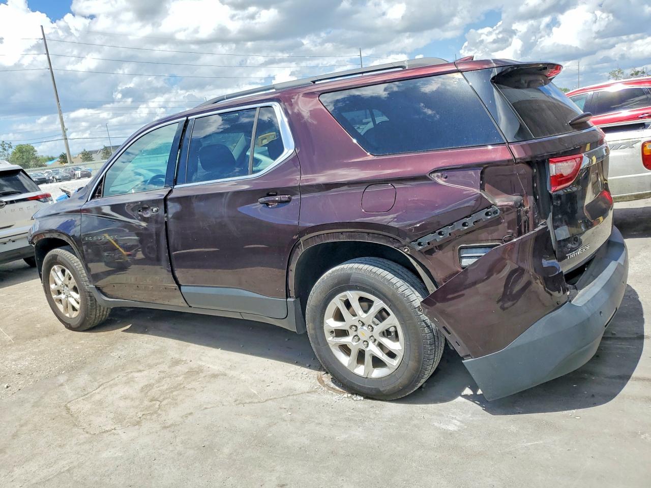 2020 Chevrolet Traverse Lt - Фото 2