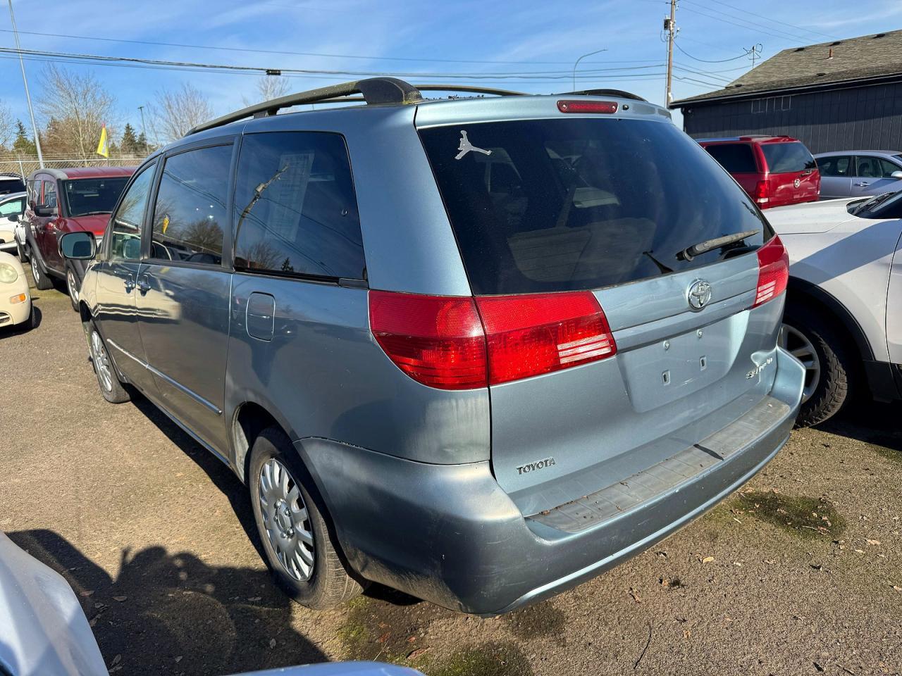 2004 Toyota Sienna Le 7 Passenger - Фото 3
