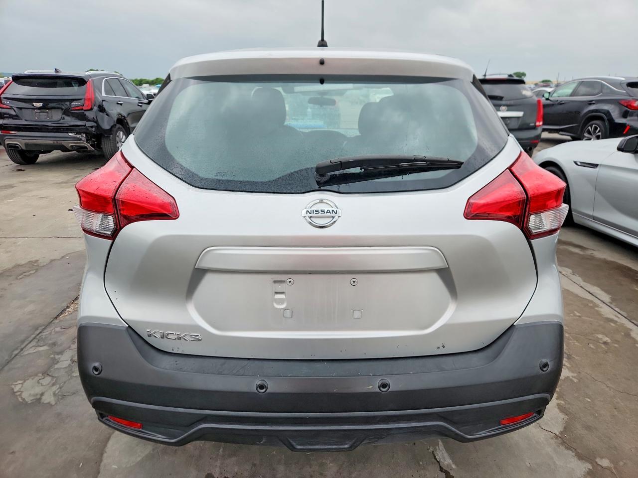2020 Nissan Kicks S - Image 6
