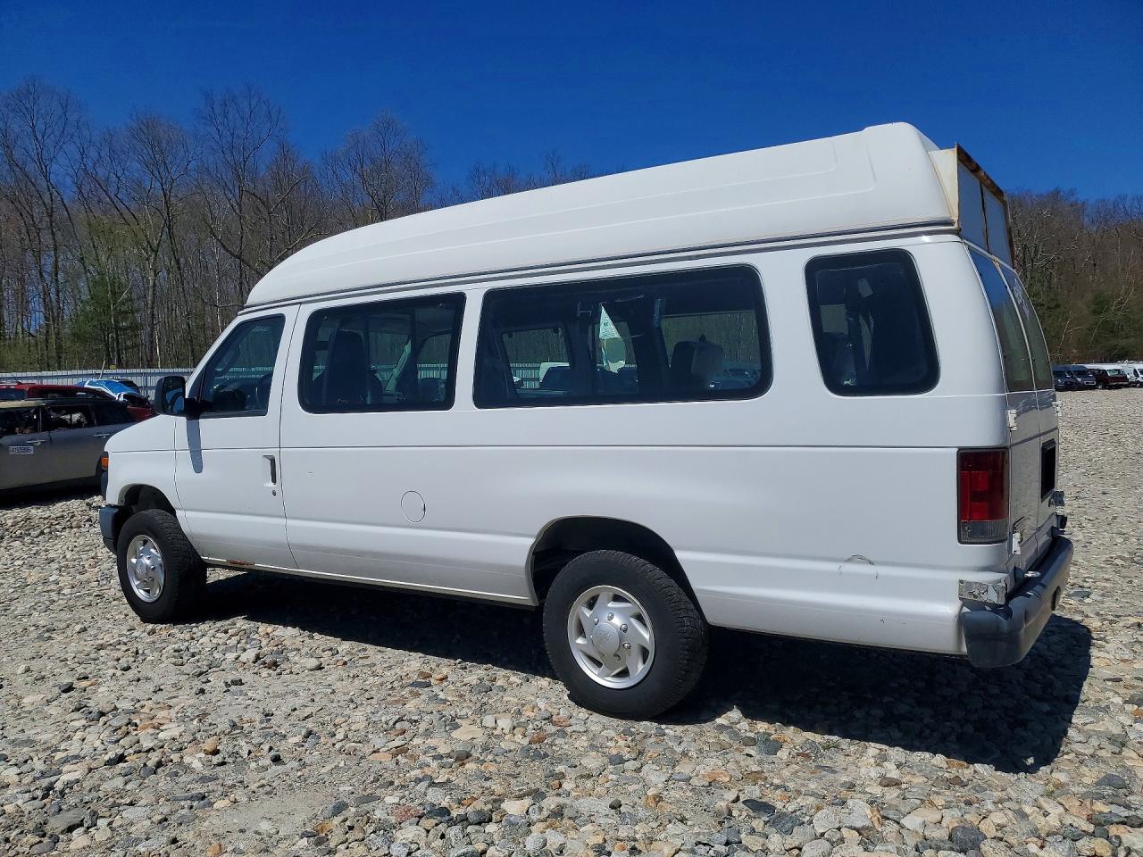 2013 Ford Econoline E350 Super Duty Van - Image 2