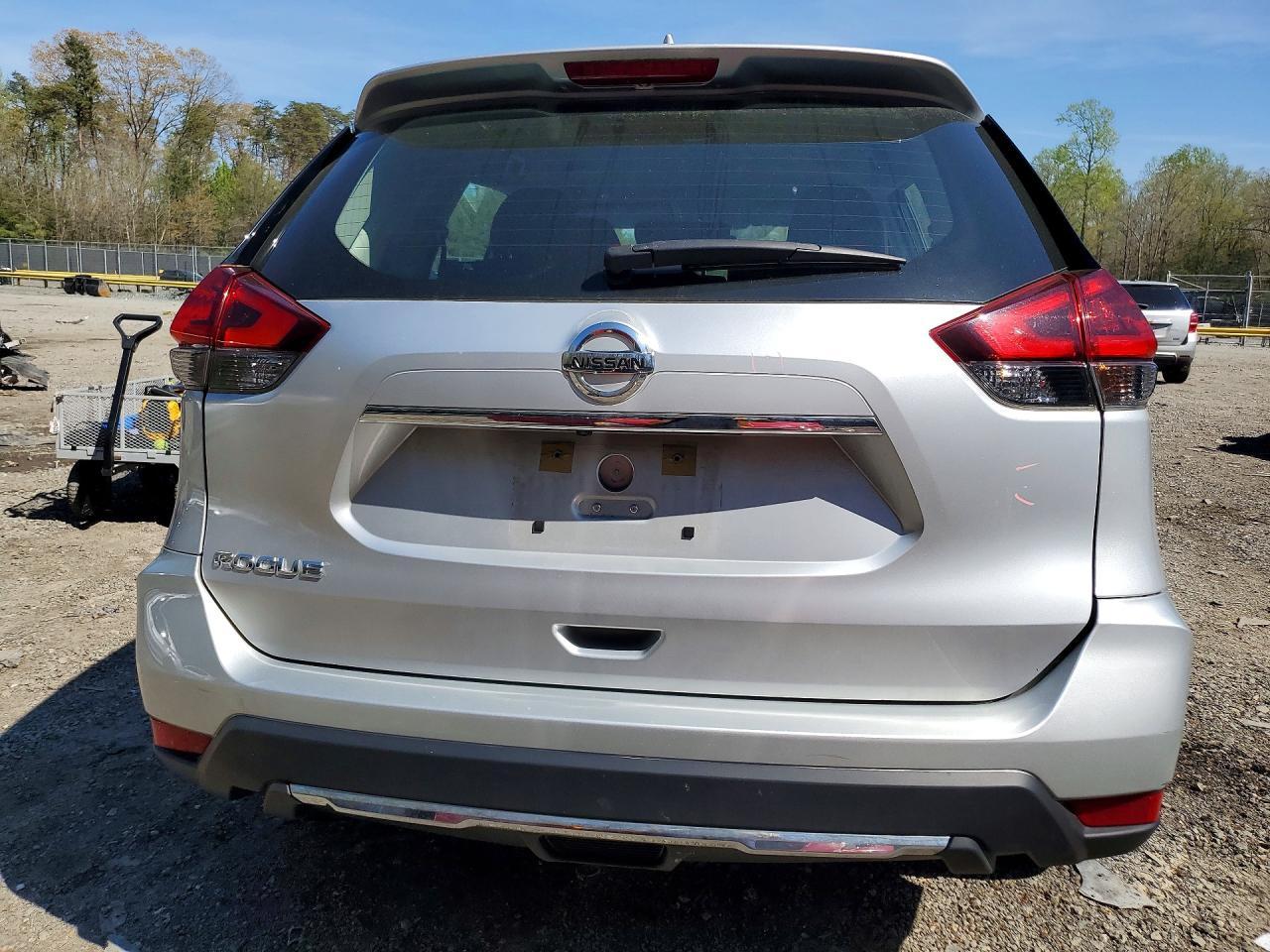 2018 Nissan Rogue S - Image 6