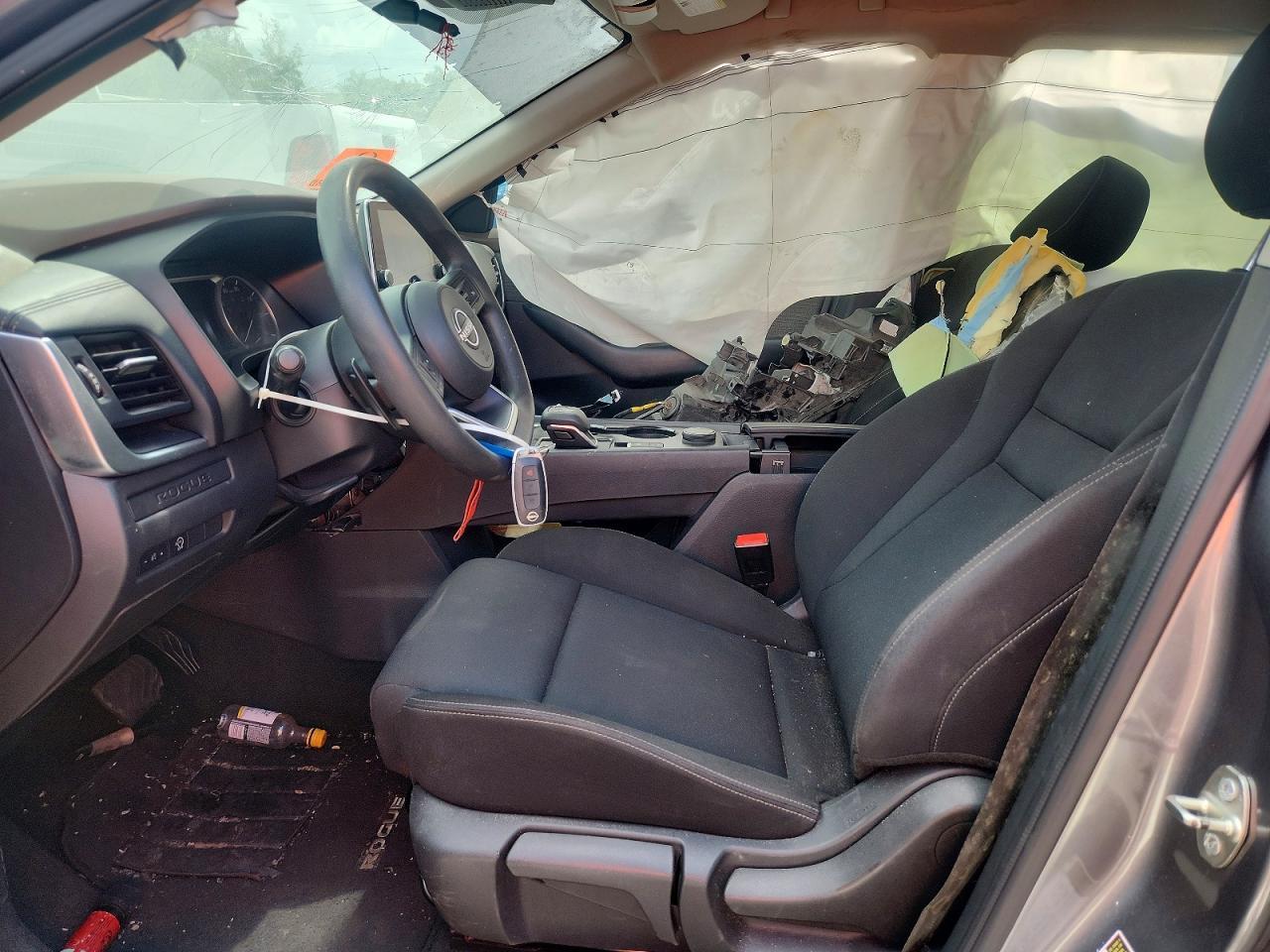 2023 Nissan Rogue S - Image 7