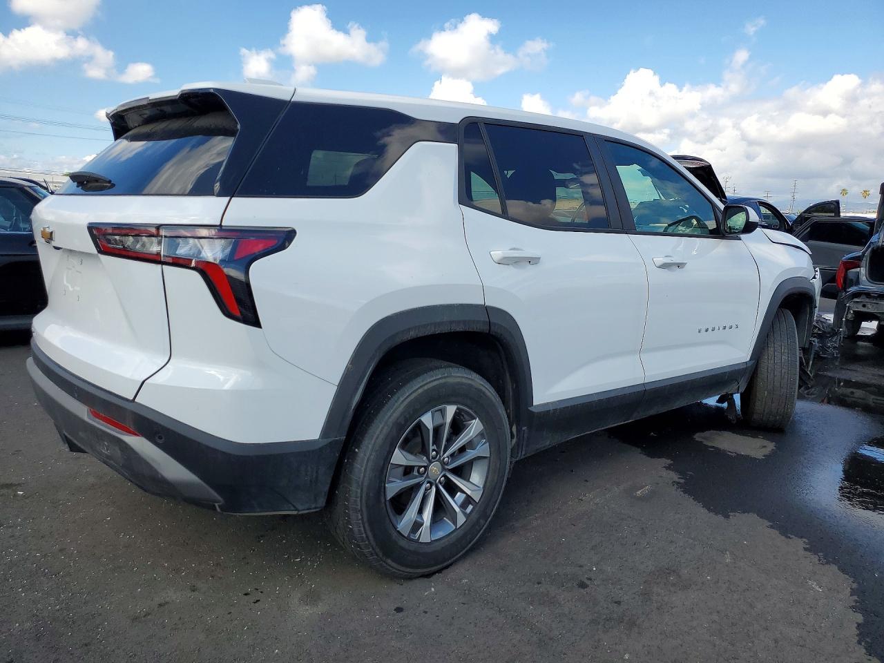 2025 Chevrolet Equinox Lt - Image 3