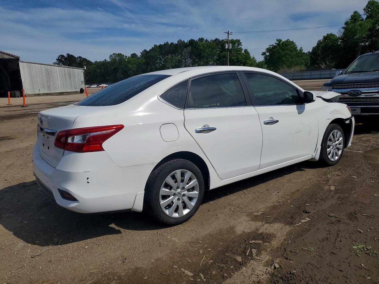 2019 Nissan Sentra S - Фото 3