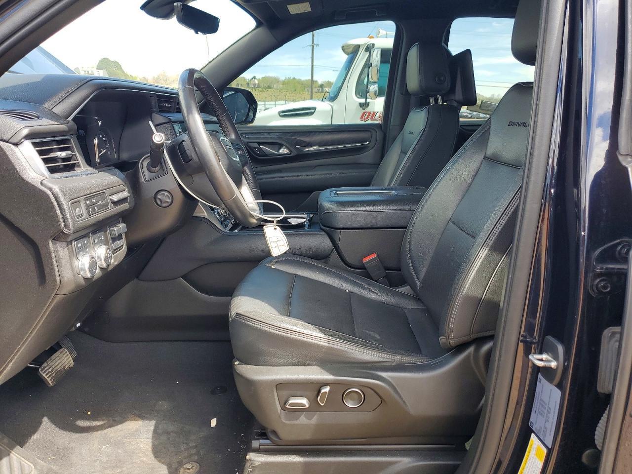 2021 GMC Yukon Denali - Фото 7
