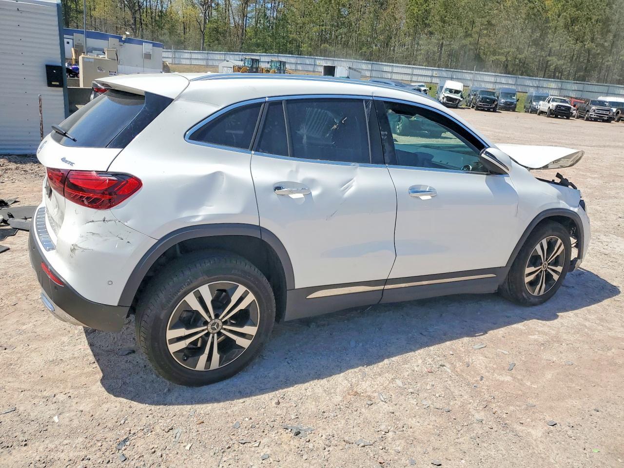 2024 Mercedes-Benz Gla 250 4Matic - Image 3