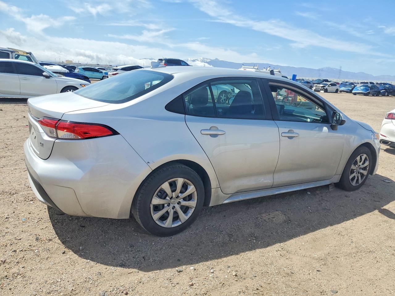 2022 Toyota Corolla Le - Image 3