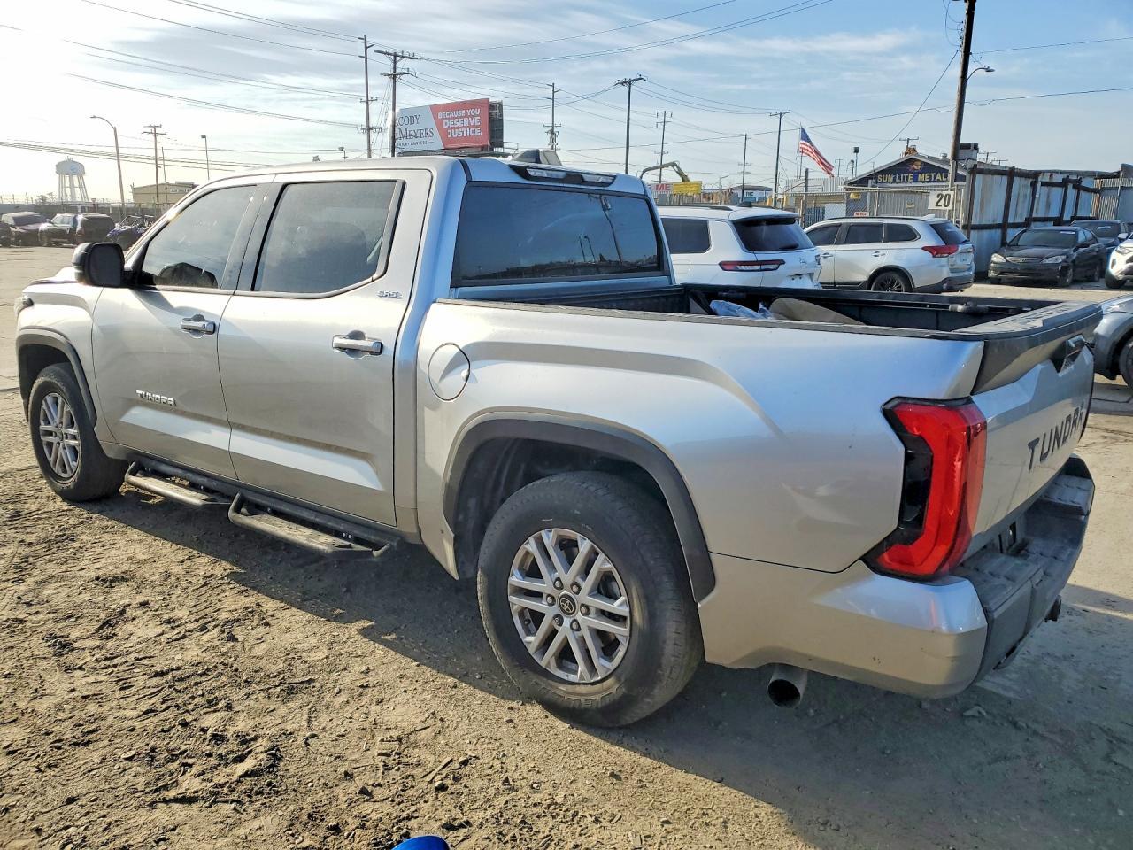 2022 Toyota Tundra Sr5 - Фото 2