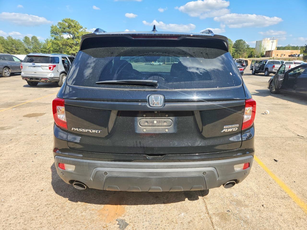 2021 Honda Passport Touring - Image 6