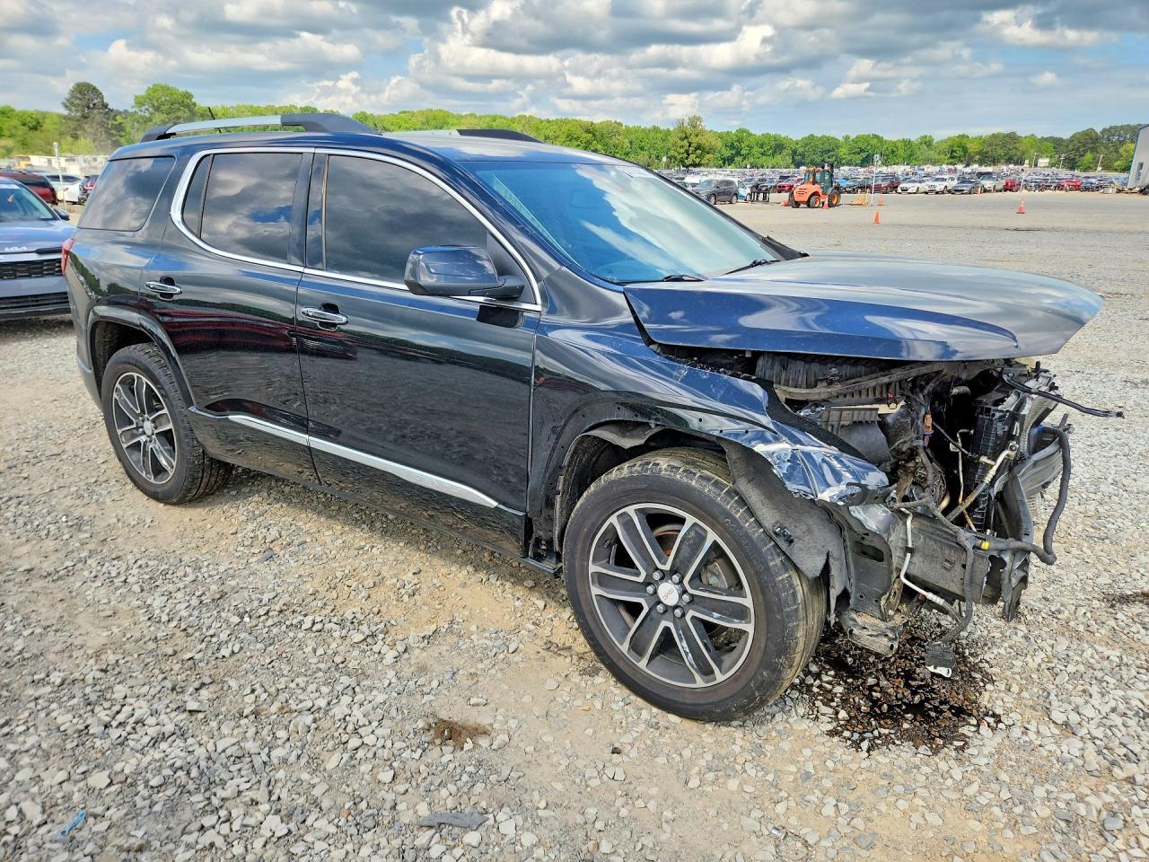 2017 GMC Acadia Denali - Image 4