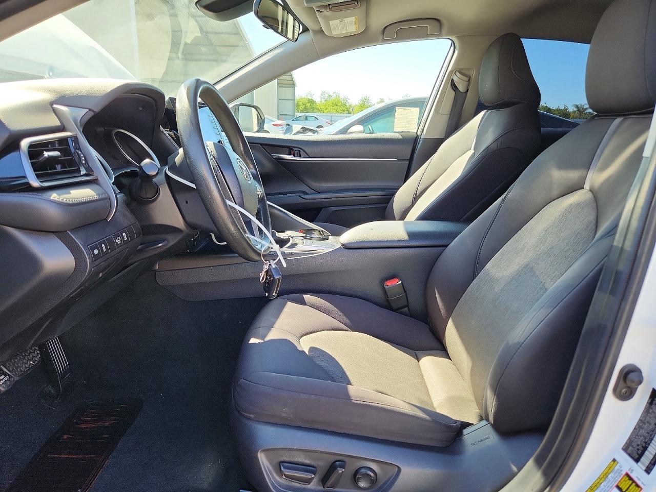 2022 Toyota Camry Le - Фото 7