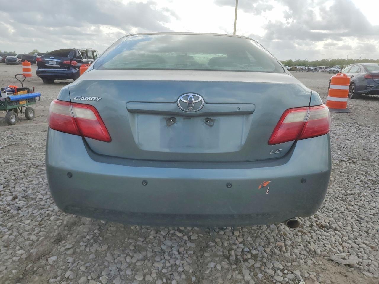 2009 Toyota Camry Le - Image 6