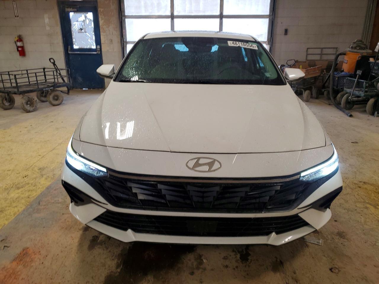 2025 Hyundai Elantra Hybrid Limited - Image 5