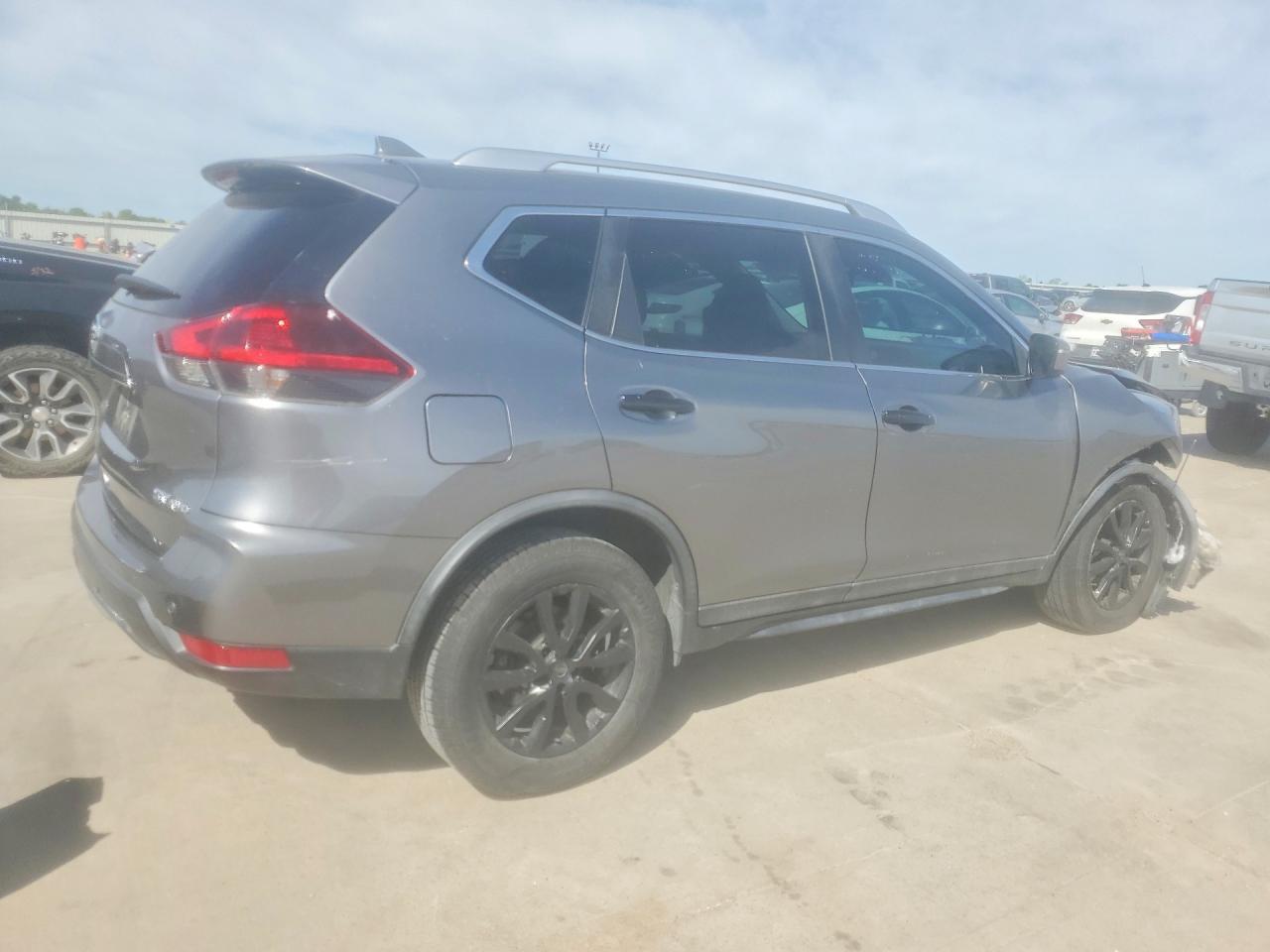 2019 Nissan Rogue Sv - Image 3
