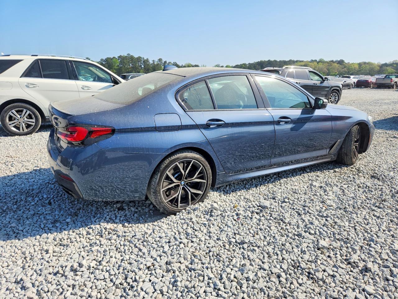 2023 BMW M550Xi - Фото 3