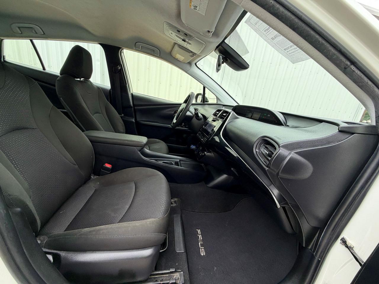2019 Toyota Prius Le - Image 5