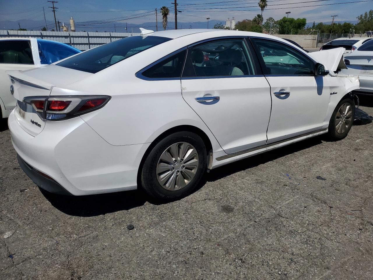 2016 Hyundai Sonata Hybrid Se - Image 3