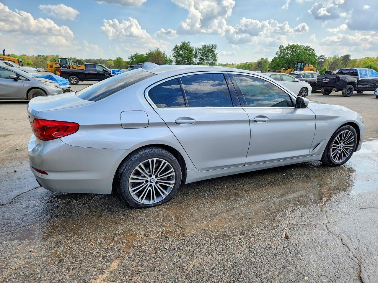 2019 BMW 530 I - Фото 3