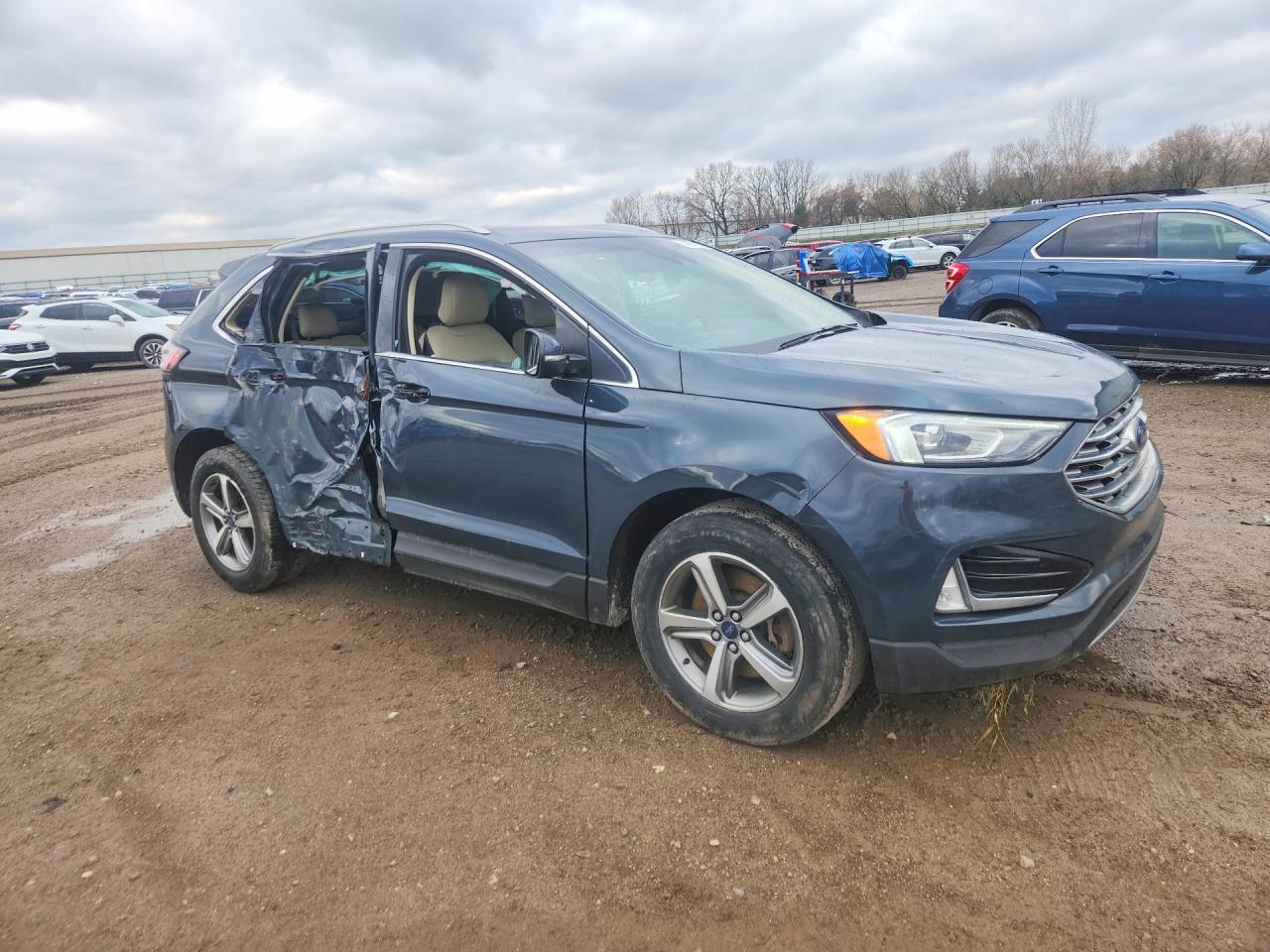 2019 Ford Edge Sel - Фото 4