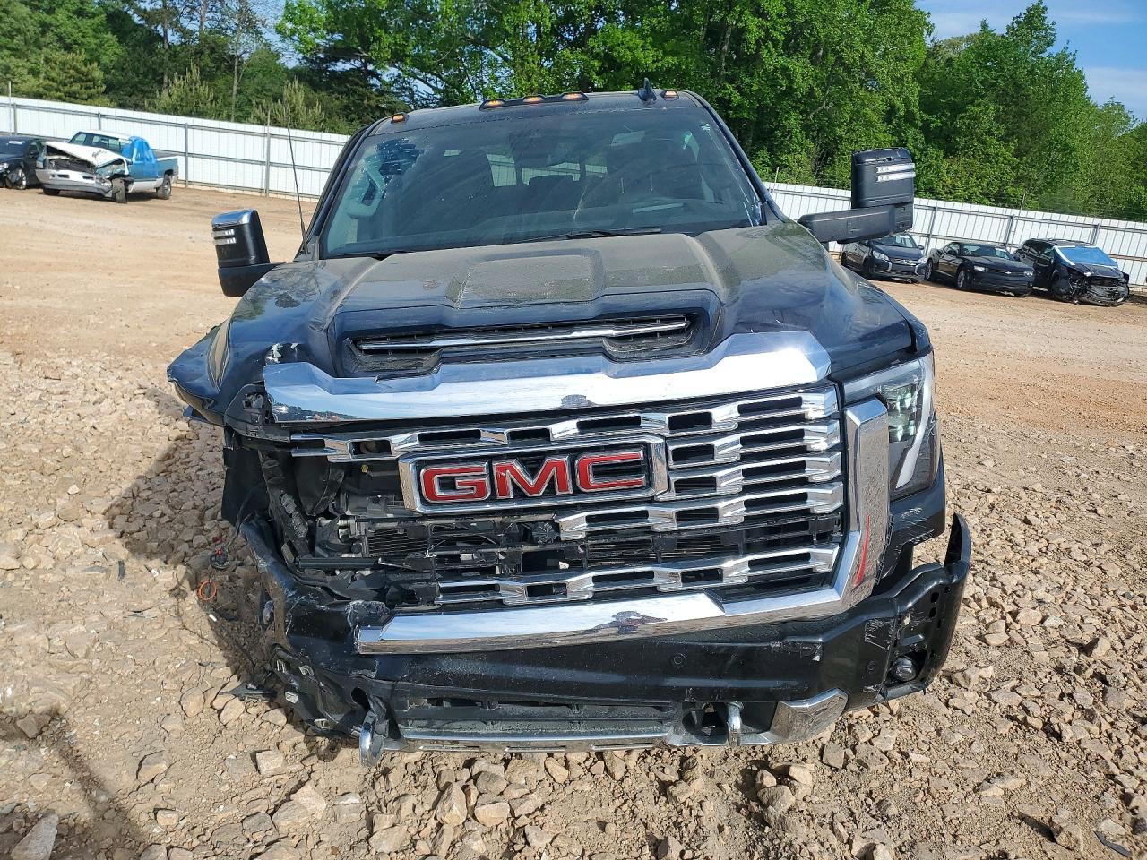 2024 GMC Sierra K2500 Denali - Image 5