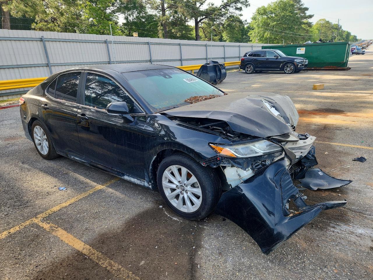 2018 Toyota Camry Le - Image 4