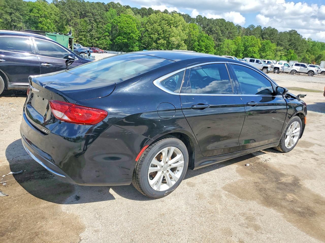 2015 Chrysler 200 Limited - Image 3