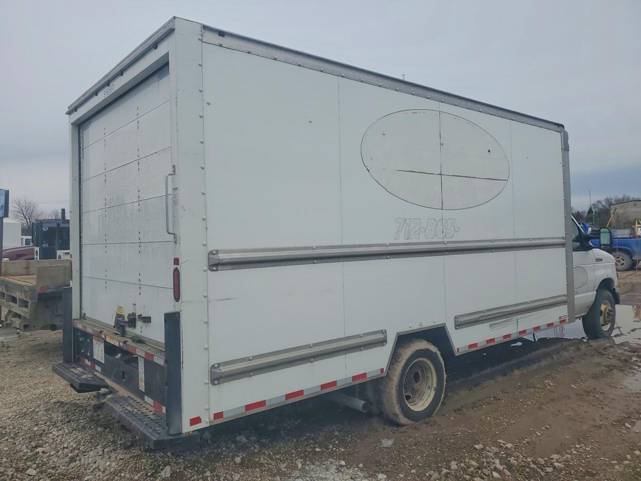 2017 Ford E350 Box Truck - Image 3