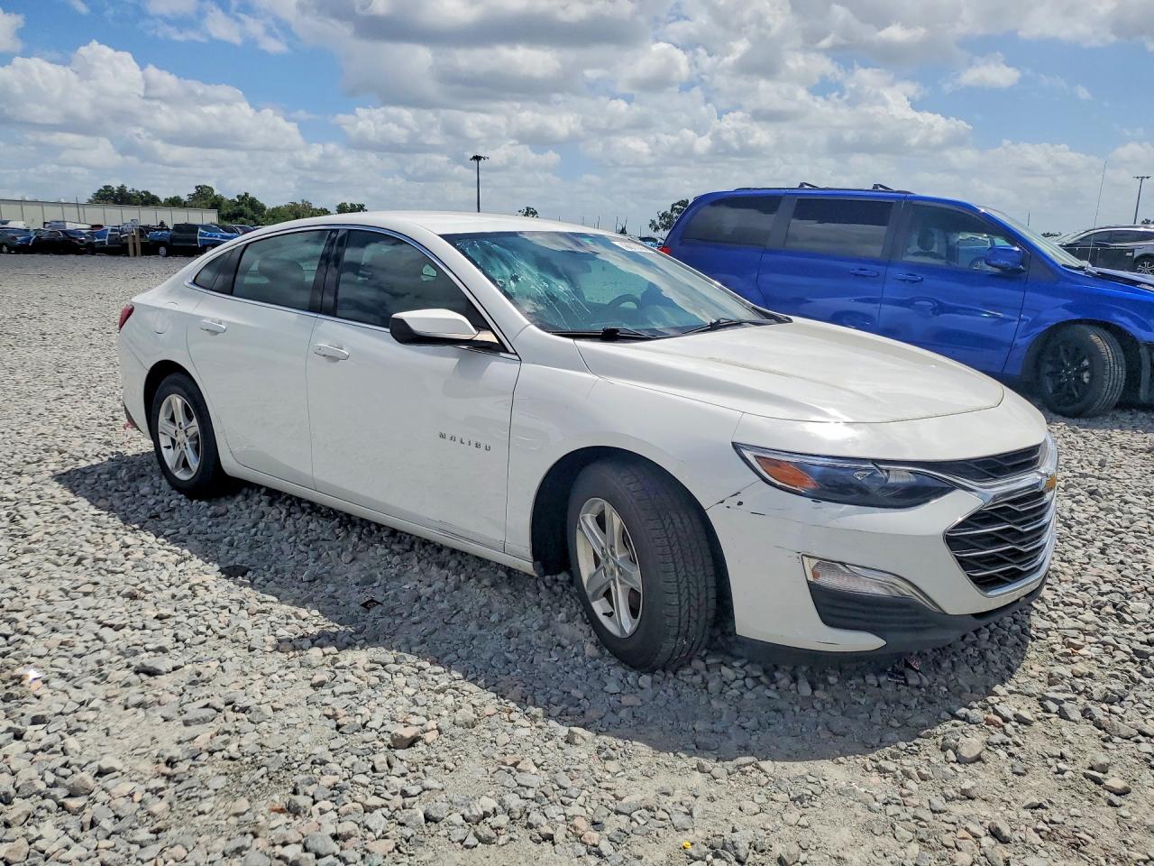 2023 Chevrolet Malibu Ls - Фото 4