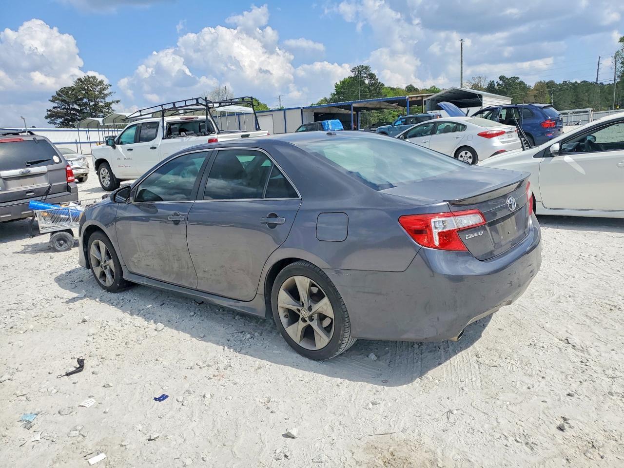 2014 Toyota Camry Se V6 - Фото 2