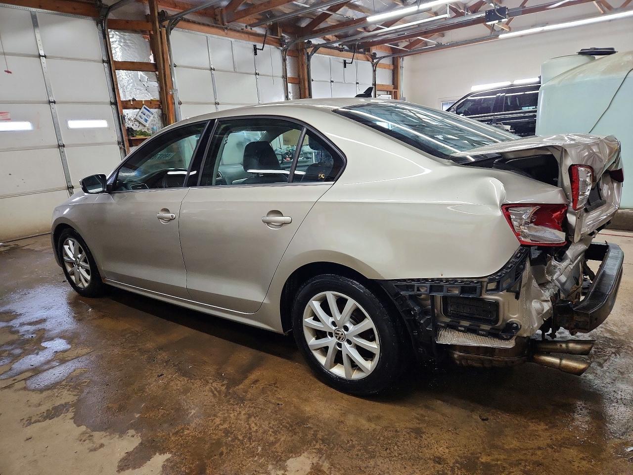 2013 Volkswagen Jetta Se - Image 2