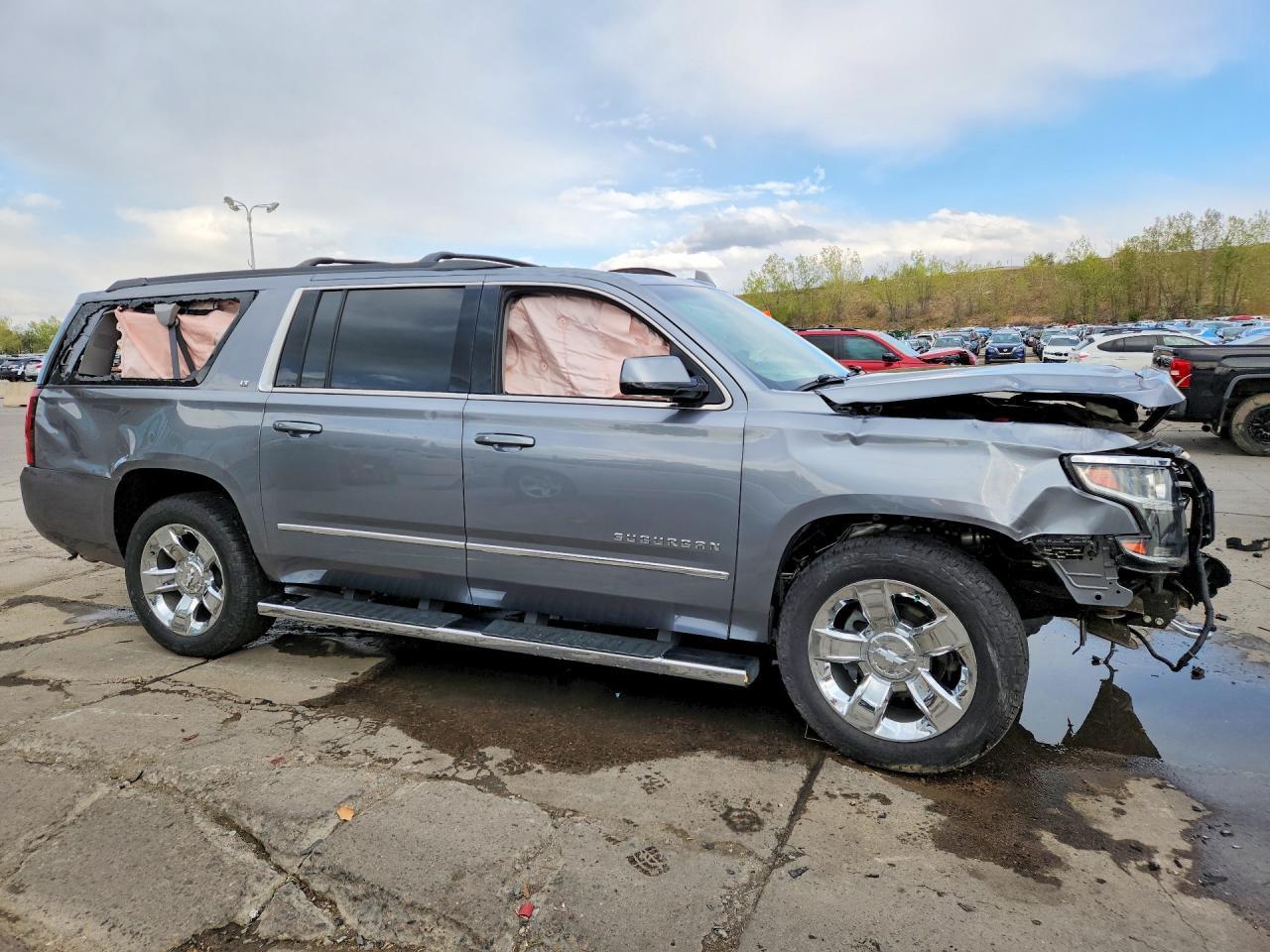 2018 Chevrolet Suburban K1500 Lt - Image 4