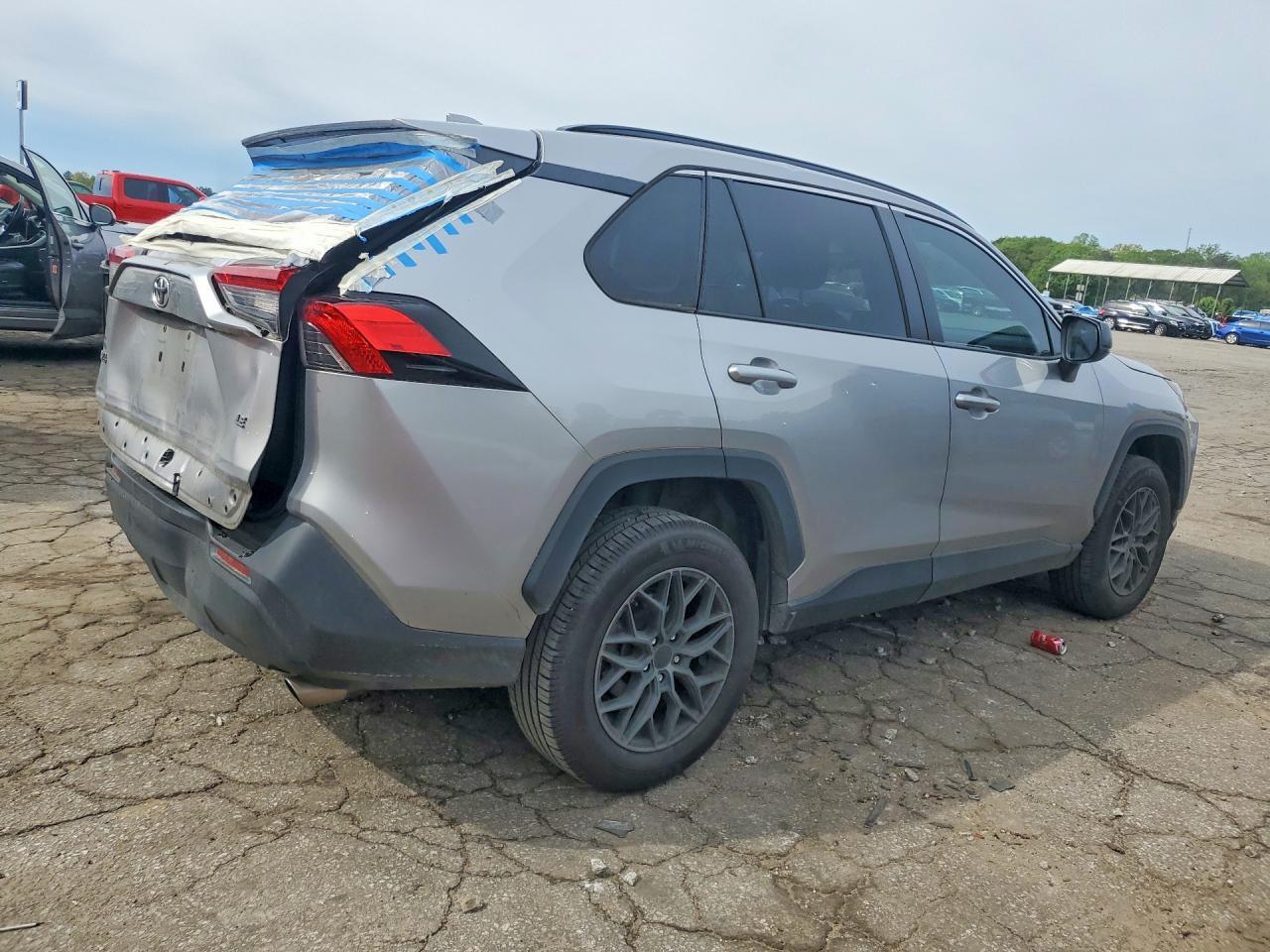 2021 Toyota Rav4 Le - Фото 3