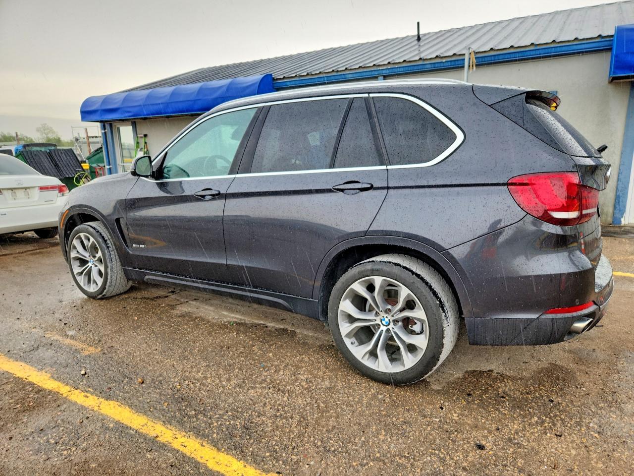 2015 BMW X5 xDrive35I - Image 2