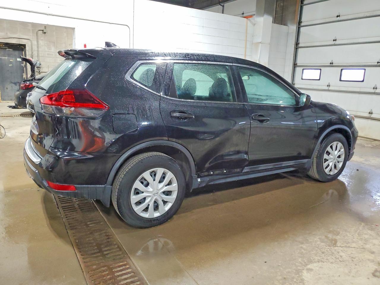 2018 Nissan Rogue S - Фото 3