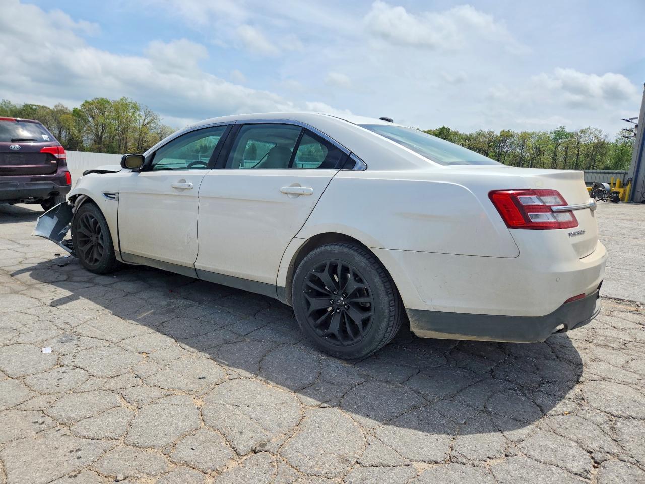 2013 Ford Taurus Limited - Фото 2