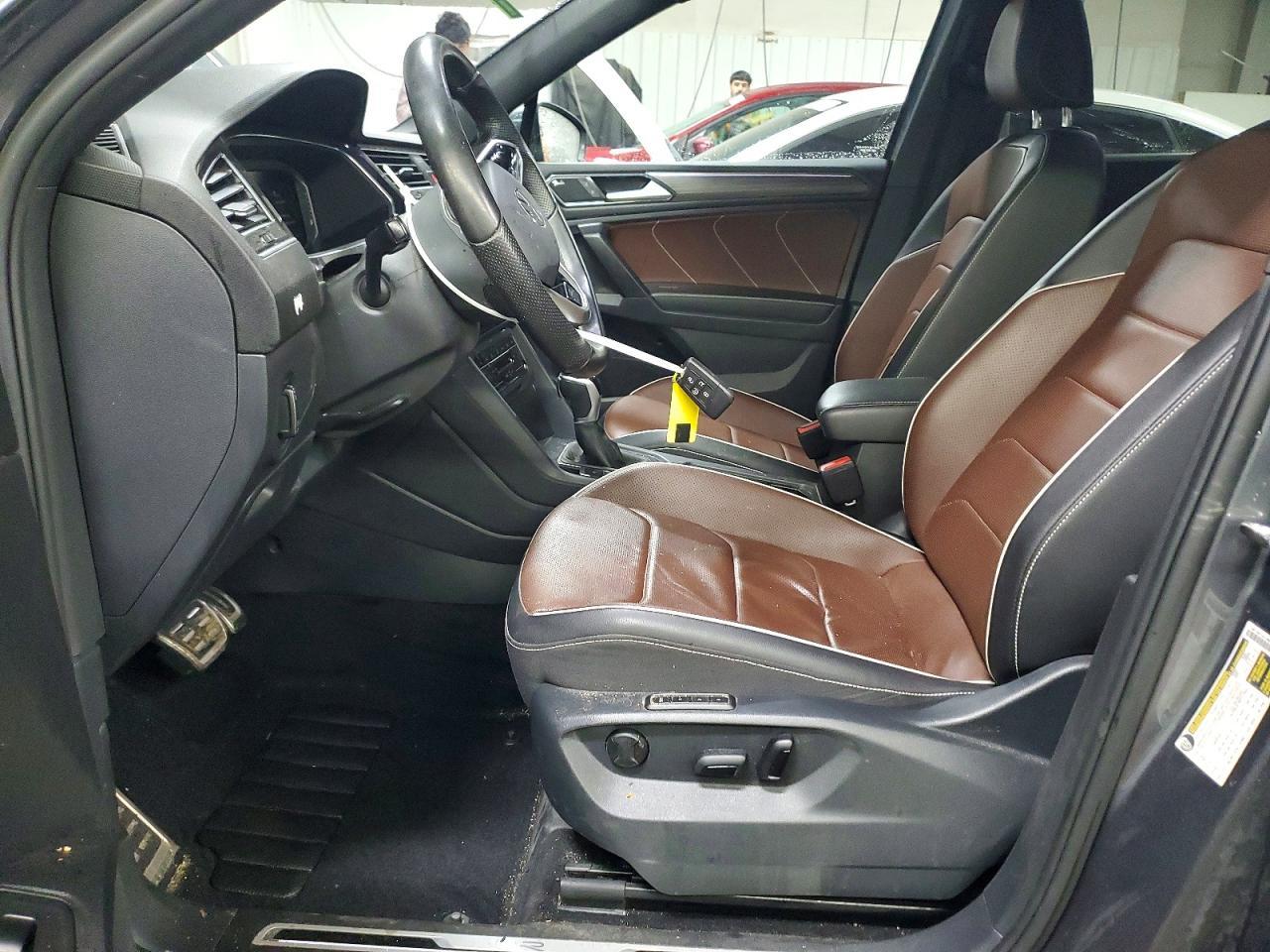 2022 Volkswagen Tiguan Sel R-Line - Image 7