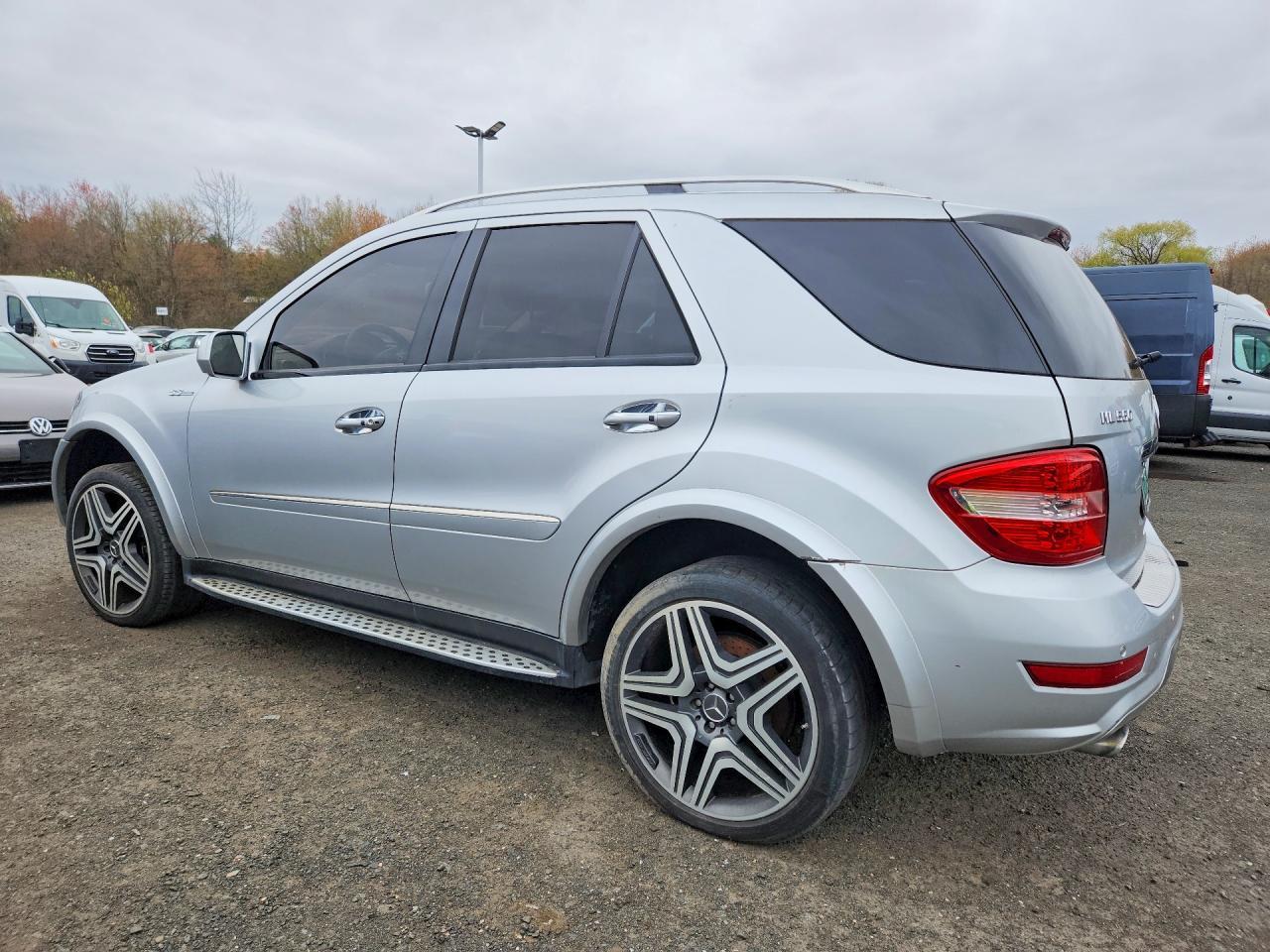2010 Mercedes-Benz Ml 550 4Matic - Фото 2