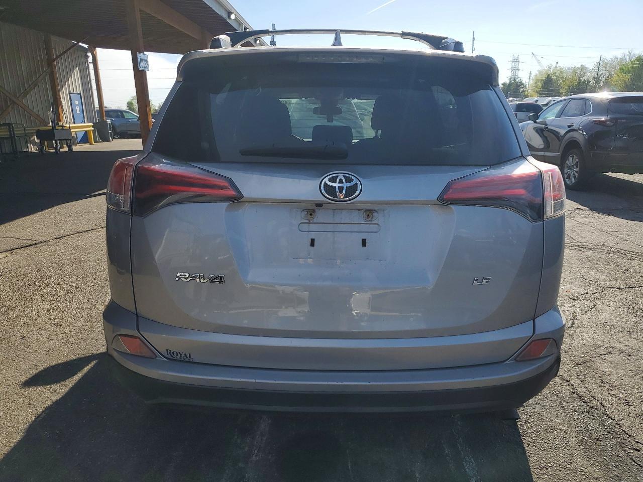 2018 Toyota Rav4 Le - Image 6