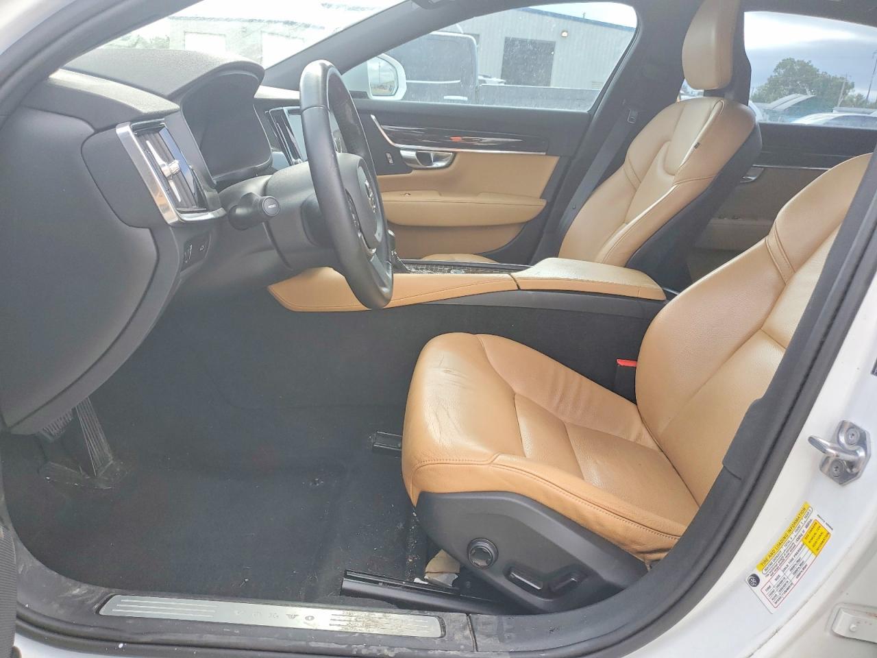 2018 Volvo S90 T5 Momentum - Image 7