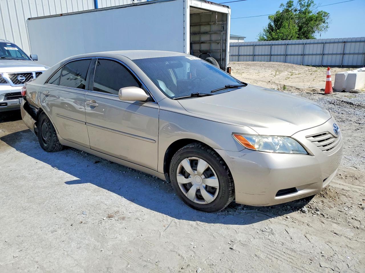 2007 Toyota Camry Le - Image 4