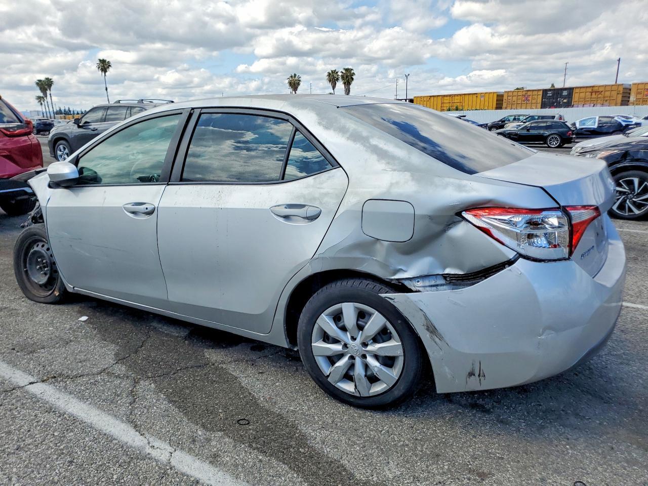 2015 Toyota Corolla Le - Фото 2