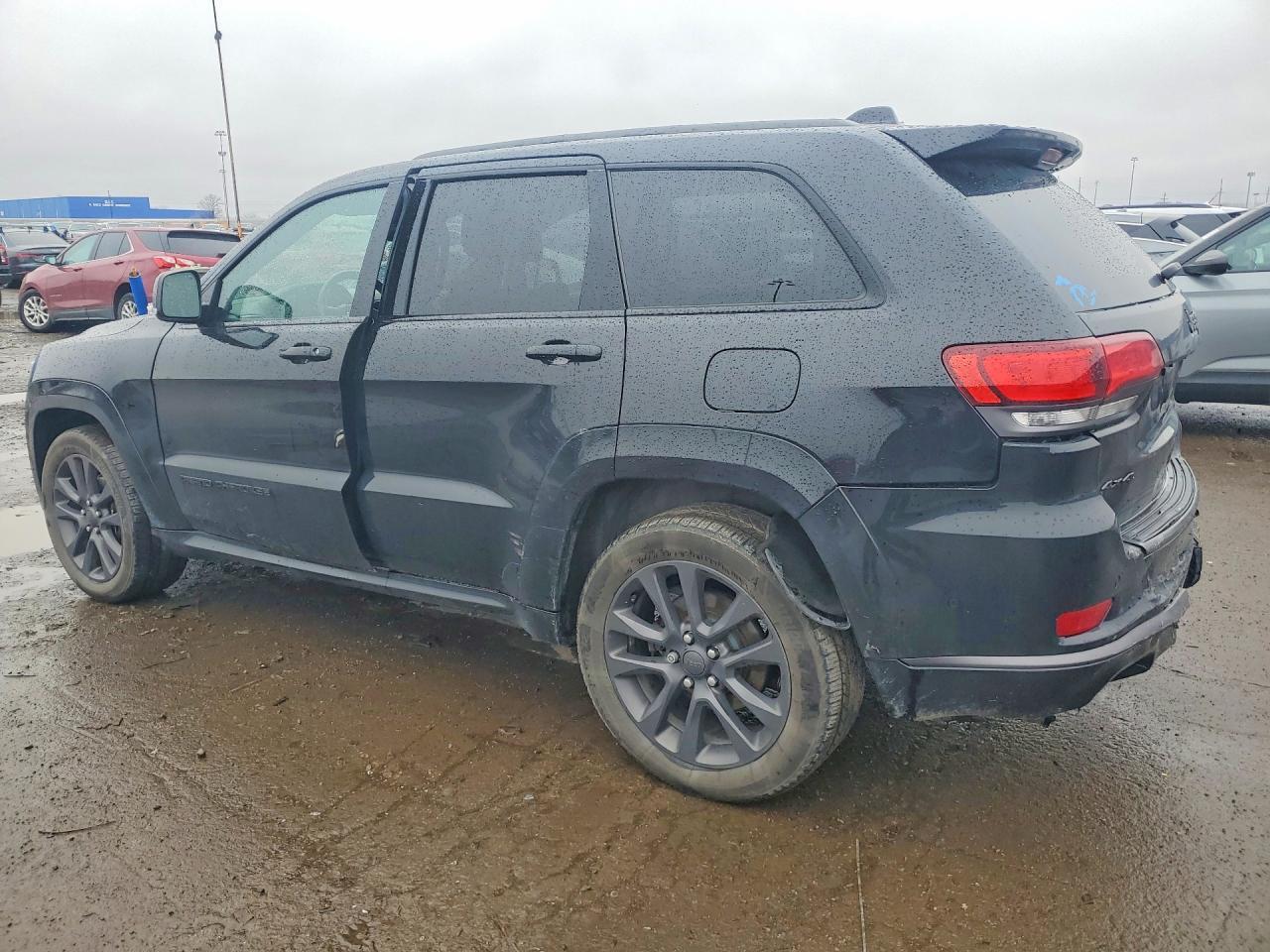 2019 Jeep Grand Cherokee Overland - Image 2