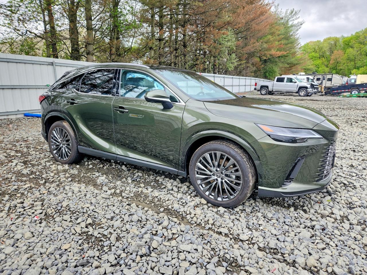 2025 Lexus Rx 450H+ Luxury - Image 4