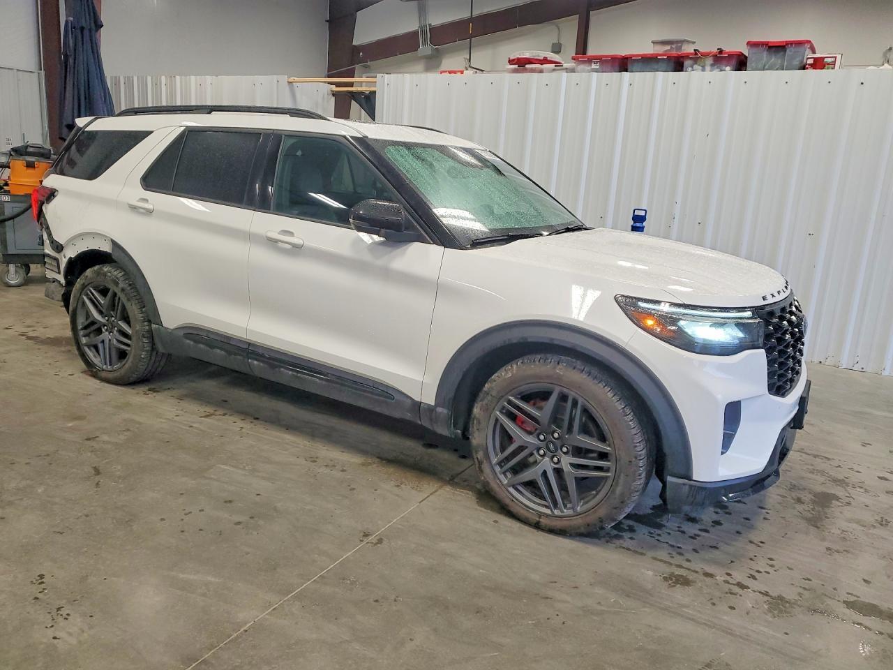 2025 Ford Explorer St - Image 4