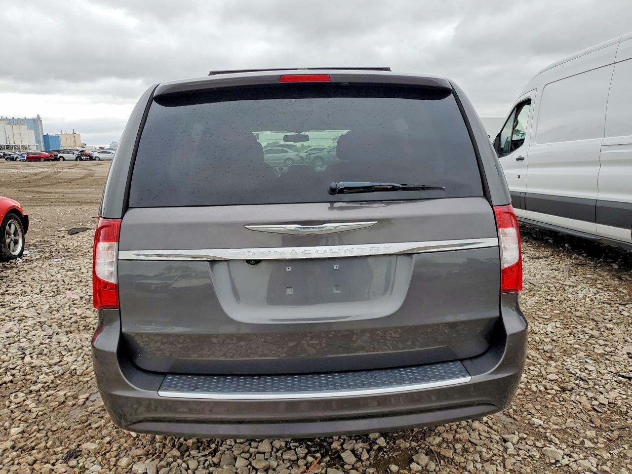 2016 Chrysler Town & Country Touring - Фото 6