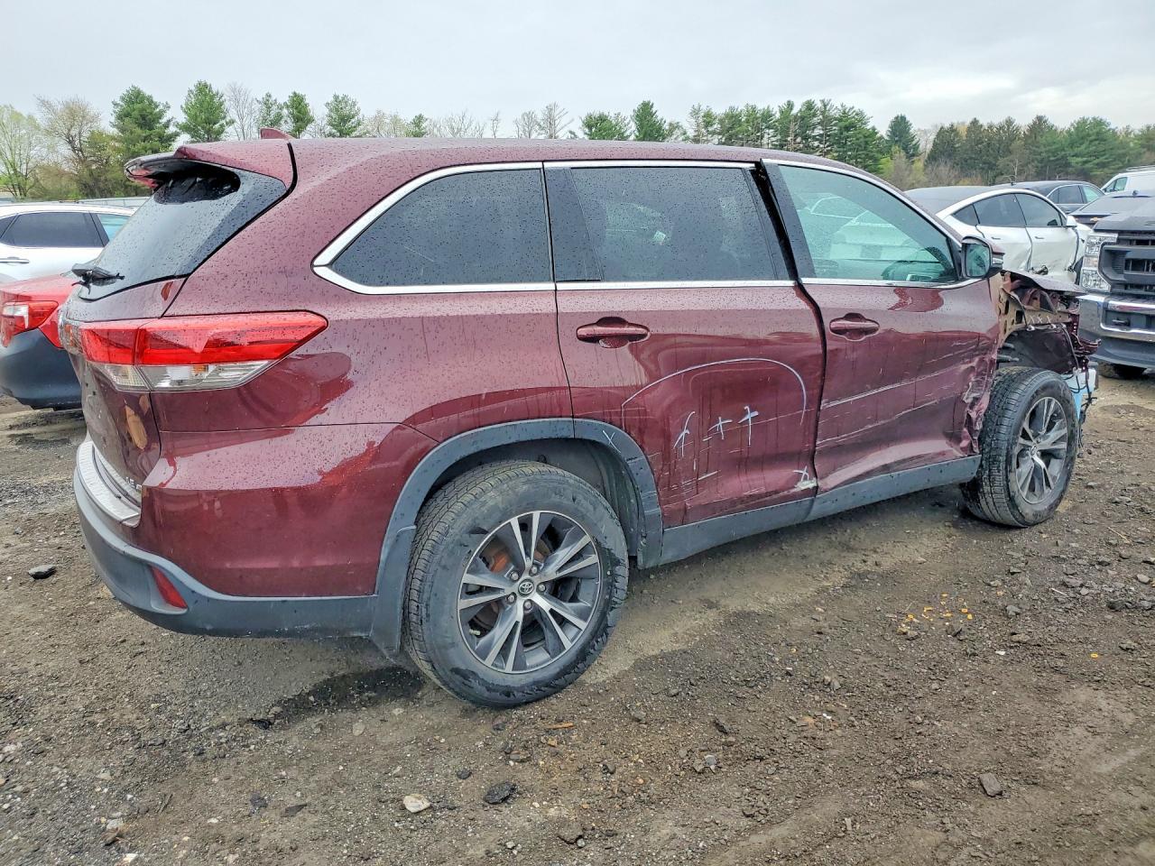 2019 Toyota Highlander Le Plus - Фото 3