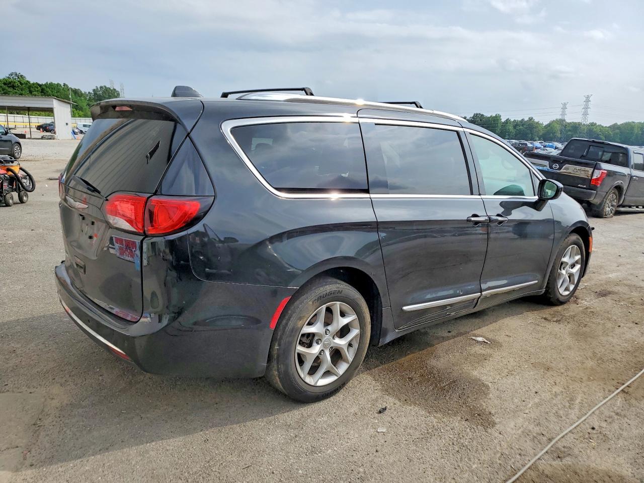 2018 Chrysler Pacifica Touring L Plus - Image 3