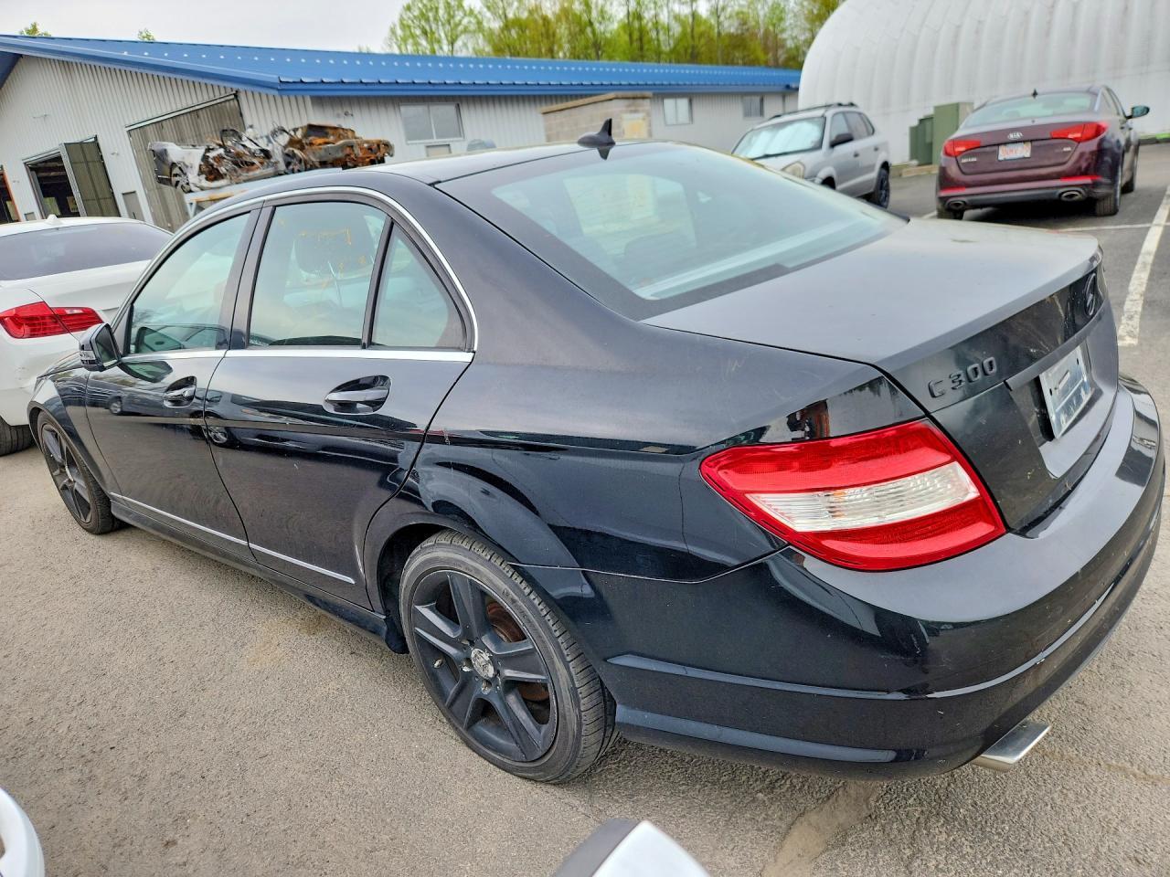 2011 Mercedes-Benz C 300 4Matic - Фото 2